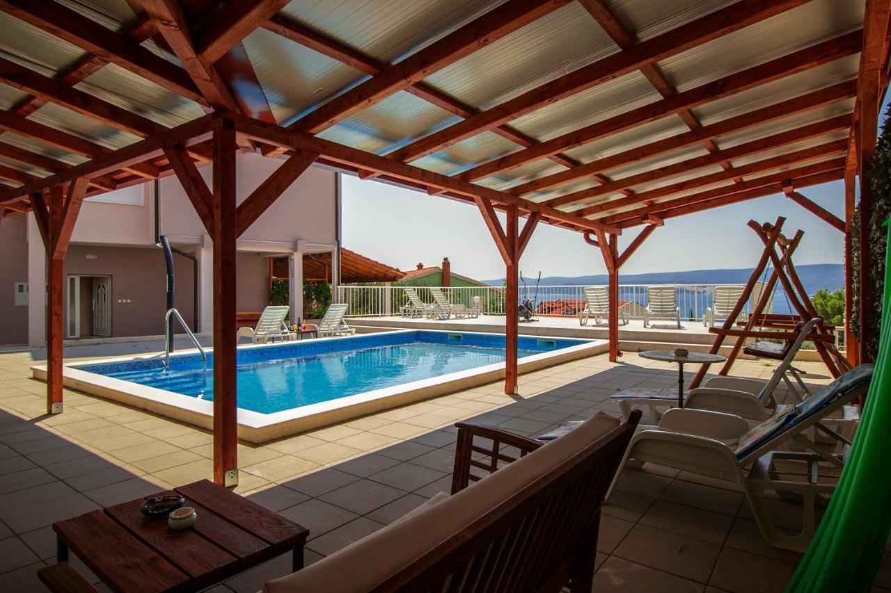 Villa Ljetni San Омиш Экстерьер фото