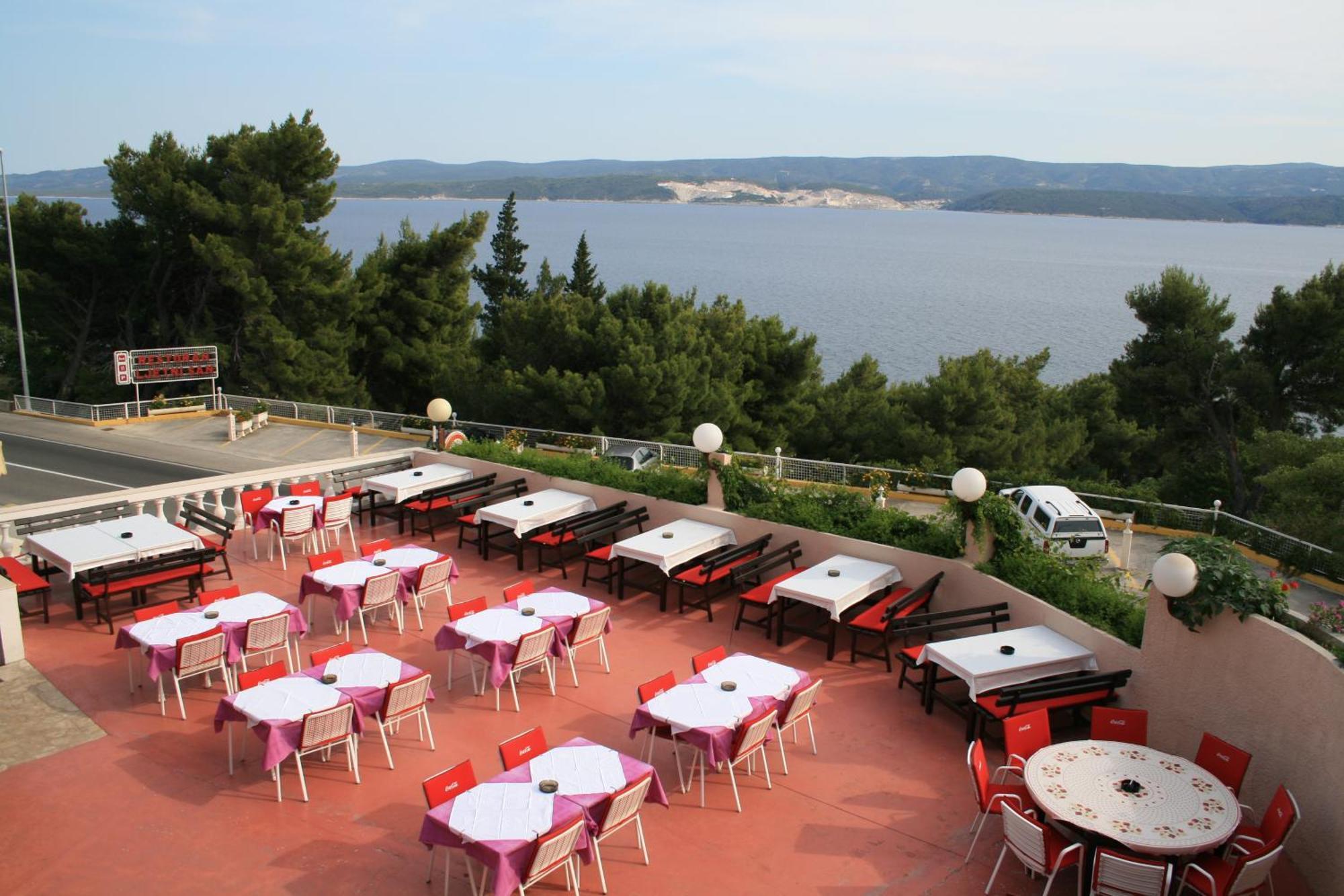 Villa Ljetni San Омиш Экстерьер фото
